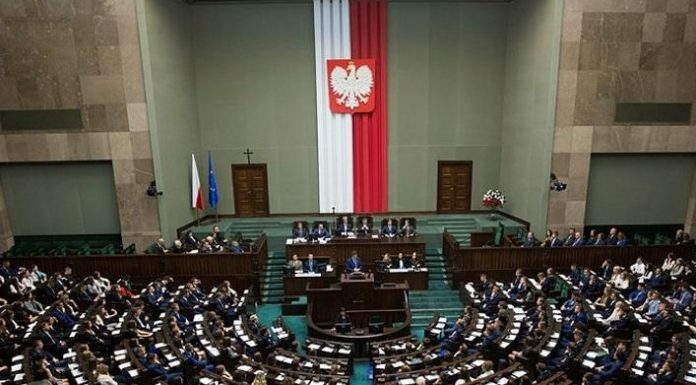 Czy powiązanie marketingu z polityką ma sens? połączenie marketingu i polityki